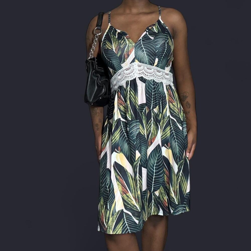Green/white tropical leaves dress